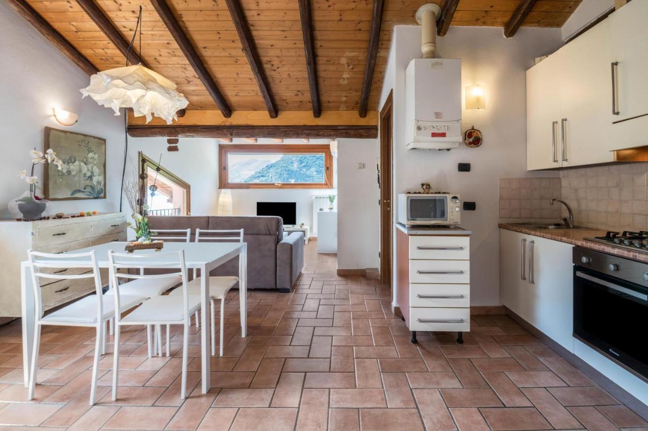 Mansarda Con Vista Lago Sulzano Eksteriør billede