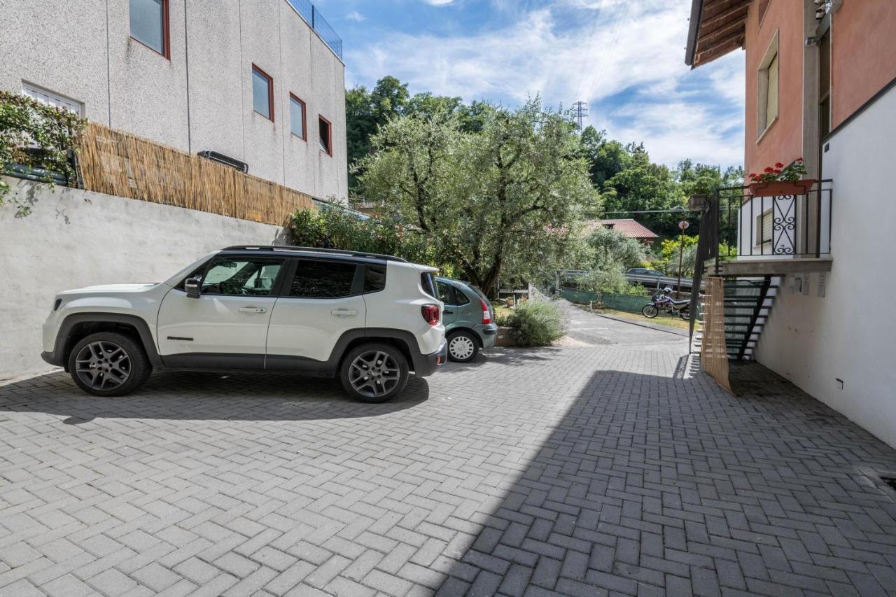 Mansarda Con Vista Lago Sulzano Eksteriør billede
