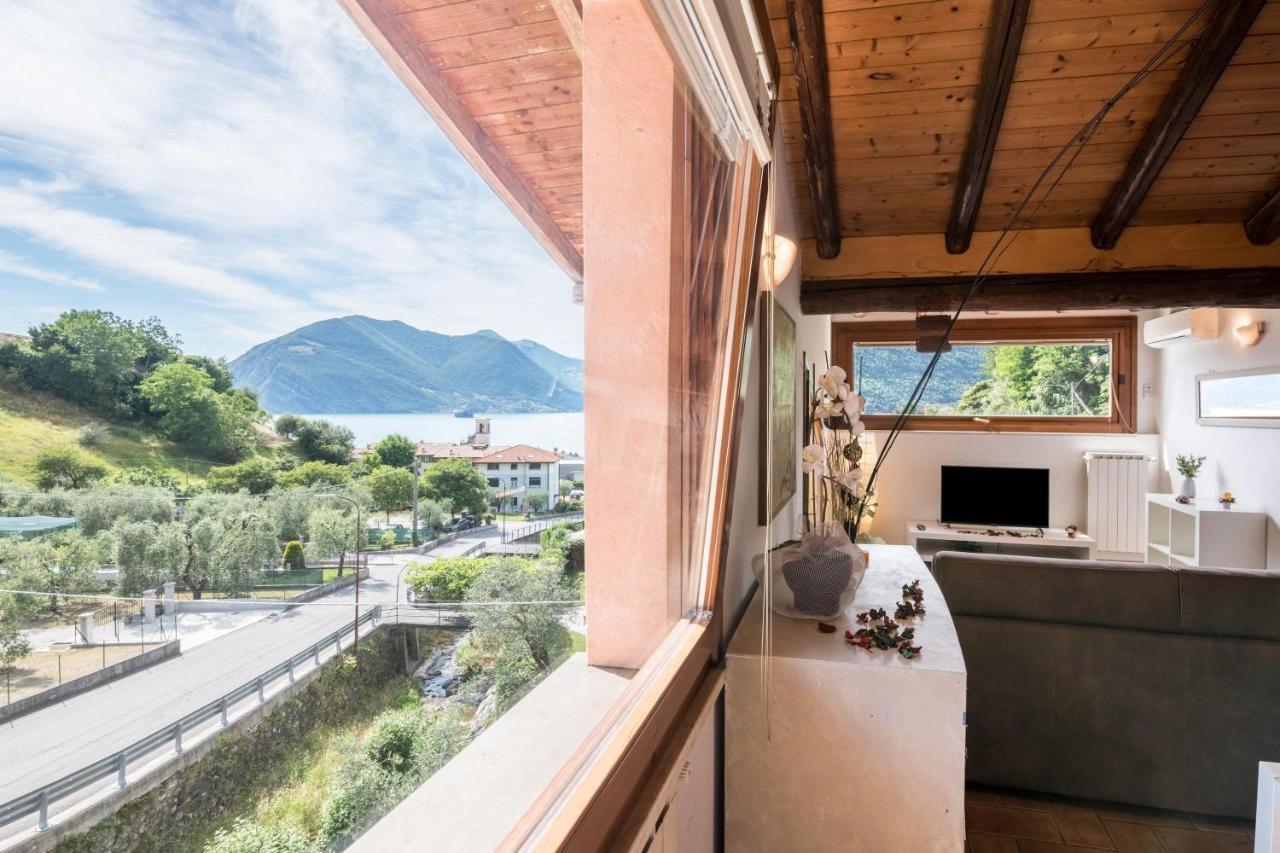 Mansarda Con Vista Lago Sulzano Eksteriør billede
