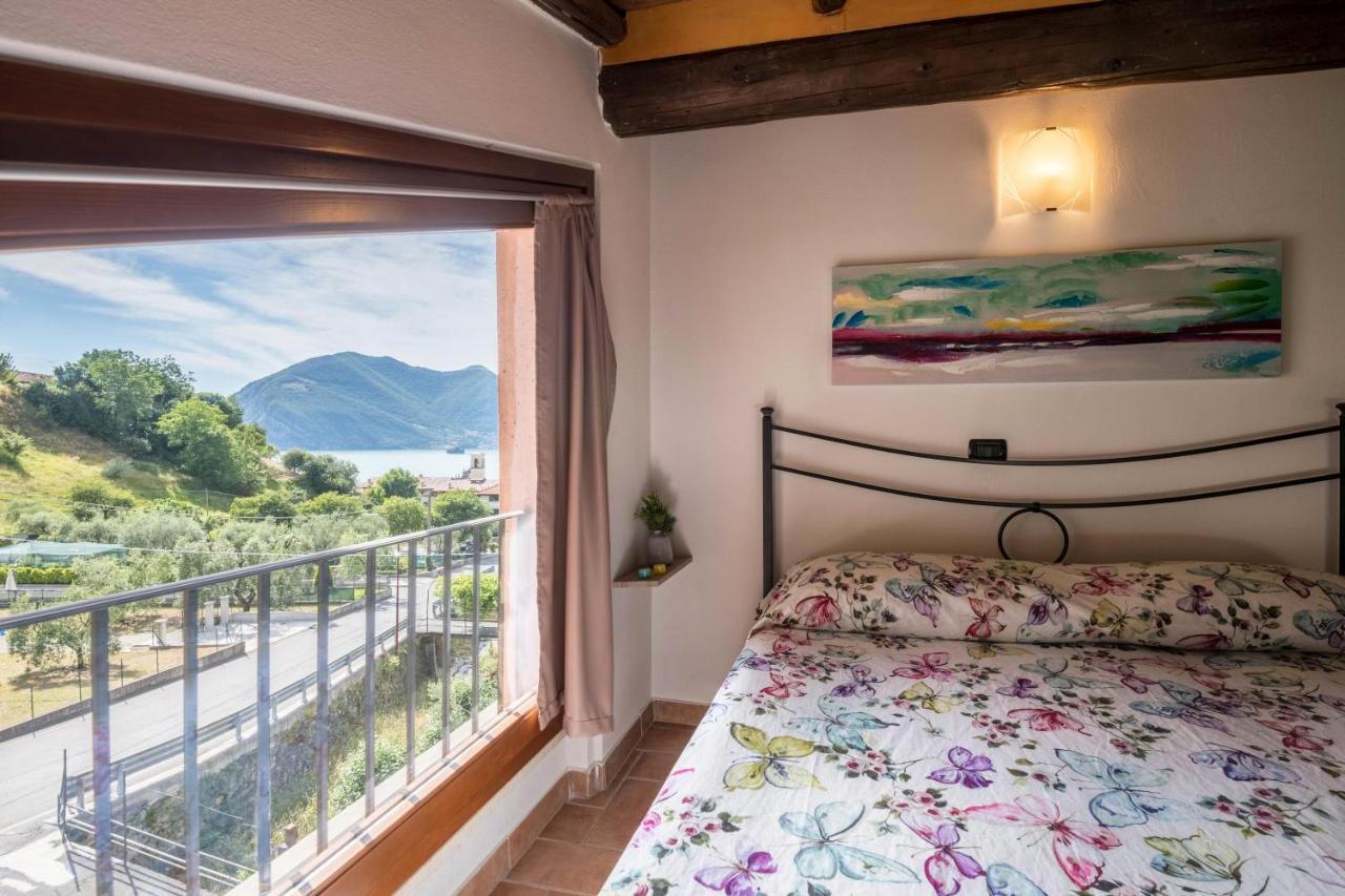 Mansarda Con Vista Lago Sulzano Eksteriør billede