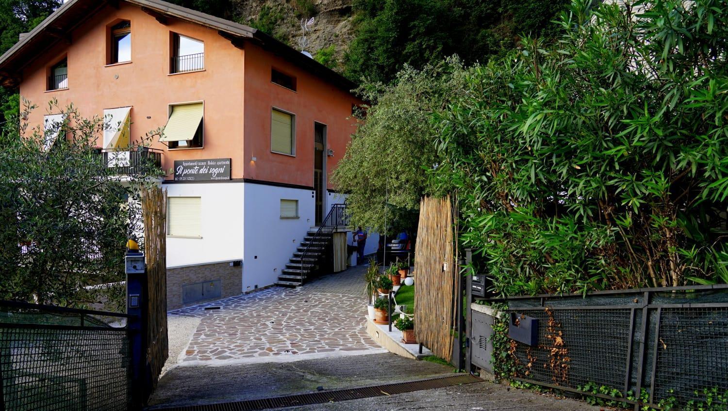 Mansarda Con Vista Lago Sulzano Eksteriør billede